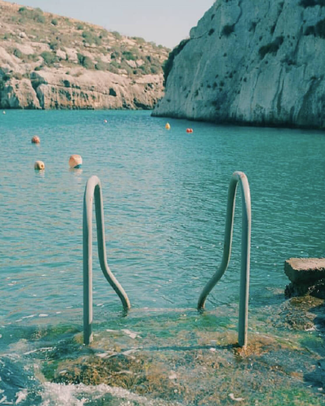 article img1 in a row